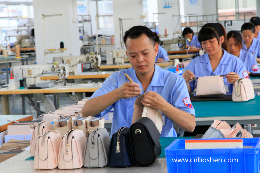 Leather goods manufacturer should not ignore the leather surface repair technology